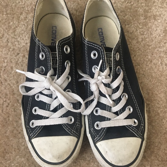 low rise tennis shoes